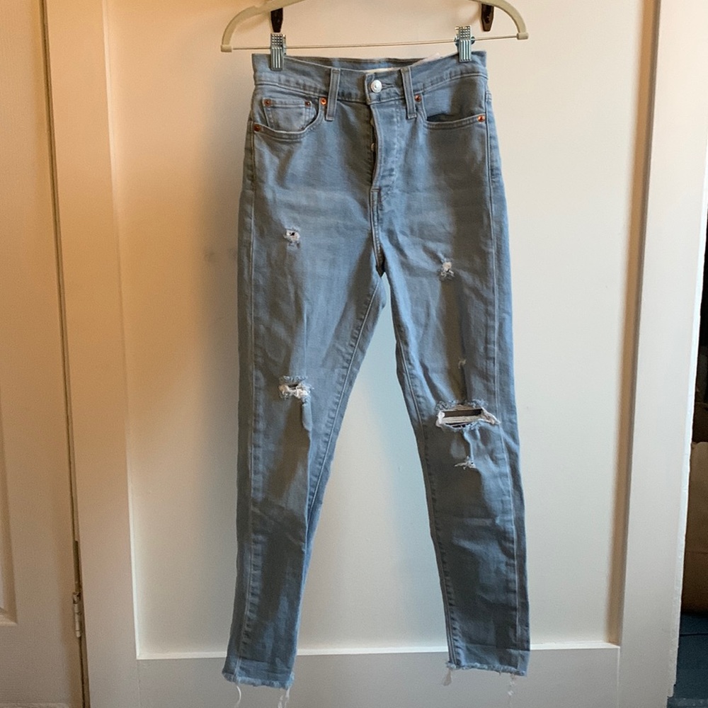 Levi Wedgie Skinny Light Wash Ripped Jeans Size 26